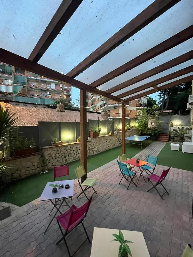 Oda ve Kahvaltı Family Room Portici